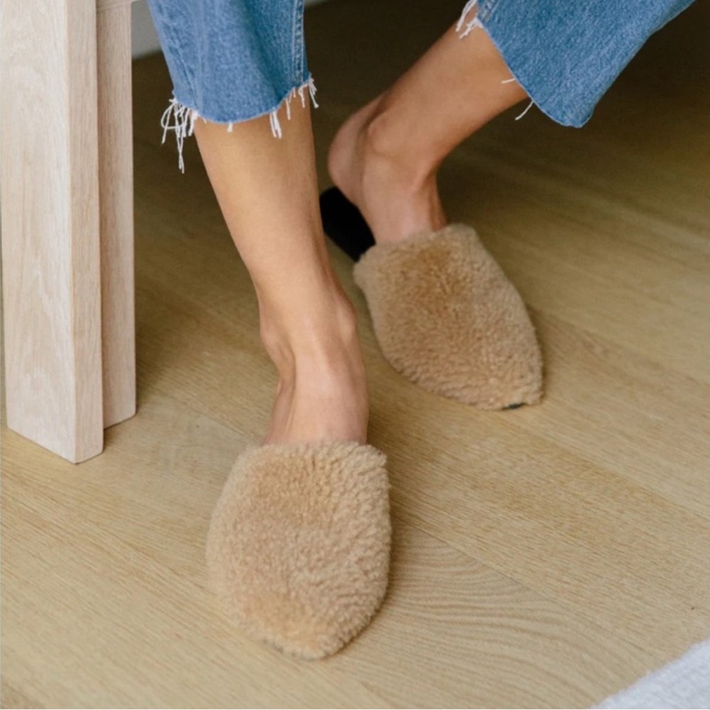 Jenni Kayne Shearling Mules - tan - size 38 / 8